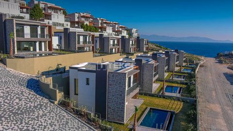 Villas avec piscine privée et jardins près de la plage à Akyarlar Muğla Ces villas individuelles avec piscine privée sont situées à Akyarlar, Turgutreis, l'une des régions touristiques les plus prisées de Bodrum. Akyarlar est l'une des stations balné...