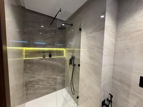 ️ Elegant design – hoge kwaliteit – strategische ligging Ontdek dit nieuwe luxe S+3 appartement op de eerste verdieping van de residentie West Carthago, op een van de meest prestigieuze locaties ten noorden van de hoofdstad, op een steenworp afstand ...