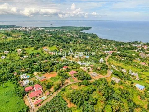 Terrain en pente de 700m² situé à Goyave