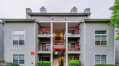 Welcome to this freshly painted one-bedroom, one-bathroom condo featuring a BONUS second-level loft—perfect for a home office, guest room, creative space, or reading retreat. This flexible area gives you the freedom to personalize your living space t...