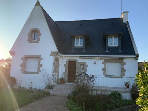 PLOEMEUR CENTRE, SUR LA ROUTE DES PLAGES