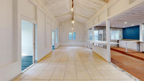 Ensemble immobilier de 3 maisons bien placé