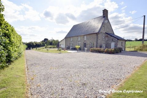 À vendre Maison en pierre avec étang, grand terrain de 4 980 m² et nombreuses prestations à Monchamp, près de Vire (Calvados - 14)