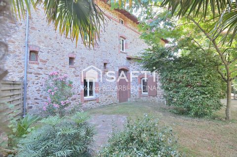 Cachet et volumes : demeure familiale en pierre