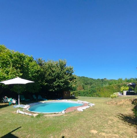 Jolie maison sur les hauteurs du village avec double garage et sous-sol total.