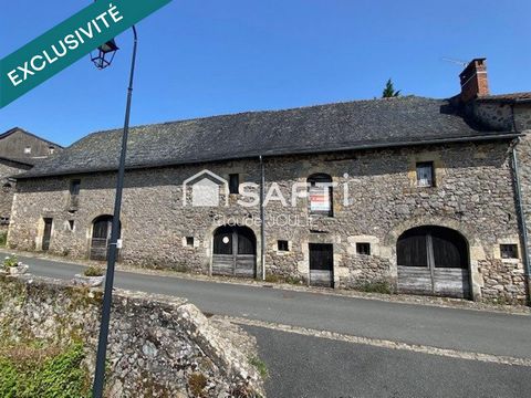Grange en pierre (368 m2 habitables) à restaurer à Peyrusse le Roc