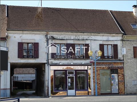 Immeuble avec locaux commerciaux