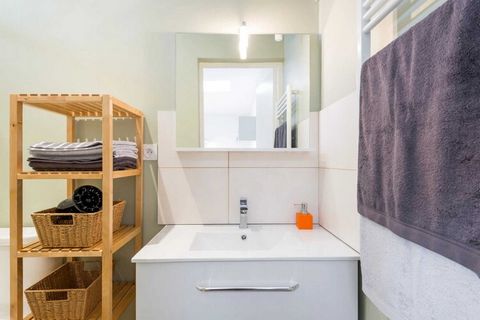 DIFY Jaboulay à Jean Macé | Proche Perrache & Part-Dieu Welcome to this charming apartment located in the lively and well-connected Jean Macé district, just minutes from the center of Lyon. Recently tastefully renovated, this apartment guarantees you...