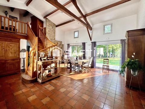 Maison 4 chambres - garage - carport - grand jardin