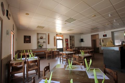 À VENDRE MURS COMMERCIAUX DUN RESTAURANT 130 M² SAINT-LAURENT-DE-CERDANS (66)