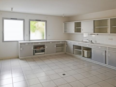 Local/bureau à vendre (79)