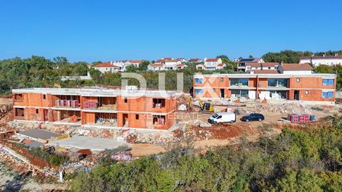 Location: Primorsko-goranska županija, Krk, Krk. KRK ISLAND, BRZAC - Modernly designed semi-detached house with swimming pool 40m2 Are you looking for a unique property for vacation or living or investment? This semi-detached house under construction...