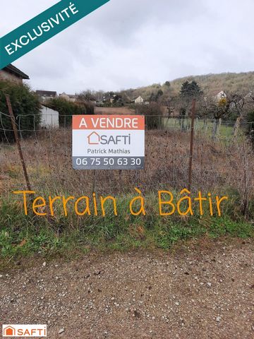 Terrain à bâtir:2446m2 avec une façade de: 21m