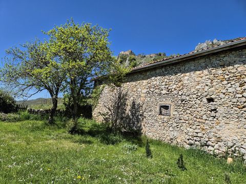 Maison de 380 m² à rénover avec jardin de 529 m².