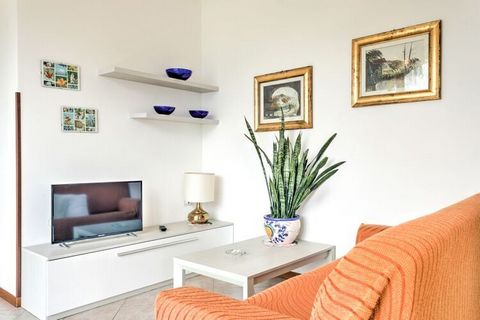 This 2-bedroom apartment with a private garden is situated in Gravedona. Just 1 km from a lake, it is great for both families and groups. There is a shared swimming pool for relaxation. From this apartment, you can plan an excursion to Gallio Palace ...