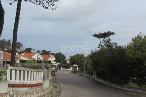 Property ID: ZMPT549111 Excellent plot of land with 1,724.3 m2, for construction of single-family house with a implantation area of 275.89 m2. Opportunity to build your permanent or holiday dwelling in a very quiet allotment in close contact with nat...