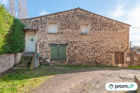 Away from the national road but halfway between the mountains and the sea, the town of Caux occupies a privileged location about thirty kilometers from the beaches, and 5 kilometers from the A75 motorway. This loft of 2009 of 4 rooms, including 3 bed...