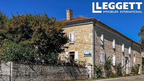 A17518 - The beautiful stone buildings of this former postal relay station offer about 2000 m2 of usable space with approximately 374 m2 of habitable space. The large courtyard with its terrace, offers panoramic views over the surrounding valley, 20 ...