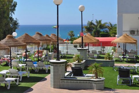Spędź niezapomniane wakacje na Costa del Sol w tym uroczym apartamencie z dostępem do basenów, solarium, restauracji, sklepów i siłowni. Idealny na słoneczne wakacje z rodziną lub przyjaciółmi, leniuchowanie na plaży (50 m spacerem od apartamentu) lu...