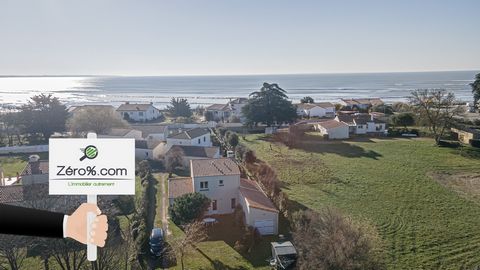 Come and visit this house in the town of Saint Vincent sur Jard . Ideally located a stone's throw from the beach. In this seaside resort between Les Sables d'Olonne and La Rochelle, facing the island of Ré. The property of 110 M2 consists on the grou...