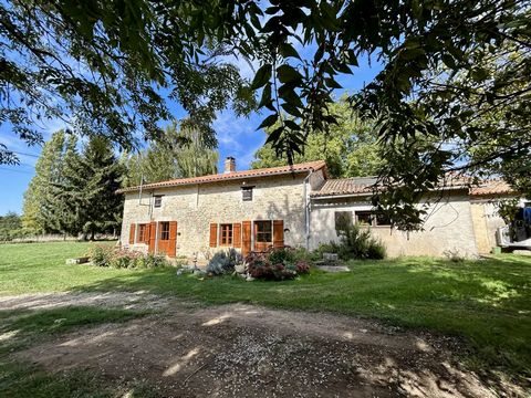 Sitting in nearly 5000m2 of secluded grounds in a hamlet just 5 minutes driving from the bustling town of Melle, this lovely traditional stone farmhouse has been extensively renovated. It is ready to move straight in benefiting from an energy efficie...