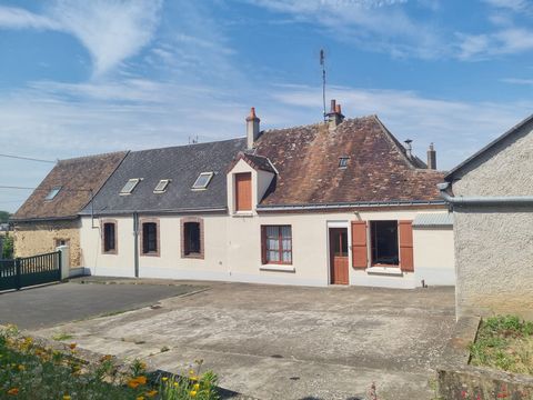 Only 20 minutes from the TGV station of Vendôme, beautiful farmhouse located in the Centre-Bourg of Sarge sur Braye. Single storey comprising: a kitchen, a living room, a living room, two bedrooms, a bathroom and a toilet. Convertible attic. Cellar. ...