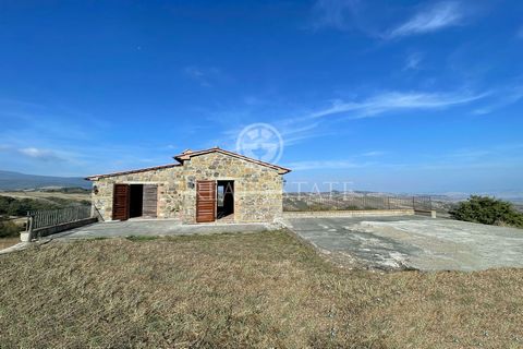 This interesting property overlooks the Val d'Orcia in a panoramic position in the municipality of Radicofani. The house consists of two units to be completed and is on two levels as follows. On the ground floor there is an apartment of about 80 sqm ...