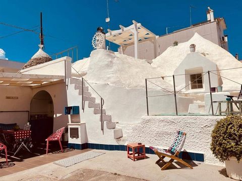 PUGLIA - FASANO - MONTALBANO - VIA MARIO PAGANO Charming, elegantly renovated trullo for sale. This property offers a welcoming entrance area with a kitchenette, an open living room and a modern bathroom. The master bedroom is equipped with a lovely ...