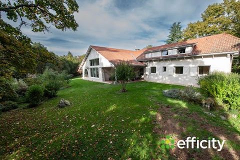 38410 Uriage, Efficity offers you this exceptional property nestled in a closed and wooded park of 4.4 hectares, on the heights of the Uriage golf course. Nothing foreshadows what you will discover when you pass through the gate, passing by a buildin...