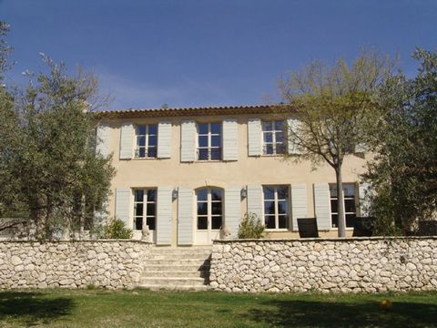 property rental Aix en Provence. Beautiful country house located 2 minutes from the center of Aix in a quiet environment with a view. Fine interiors decorated so refined, park of 1.5 acres with pool of 17x6m. Ideal for people looking for a comfortabl...