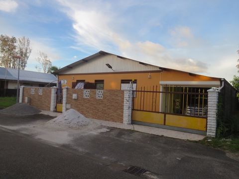 Dpt Guyane (973), à vendre maison P4 de 129 m² - Terrain de 382,00 m² - Plain pied