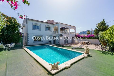 @ Fantastic renovated villa for sale, with very good views and great privacy in Alfaz del Pi @ This villa is located in an urbanization very close to the town of Alfaz. You could walk to the center. The house was completely renovated in 2020 and is d...
