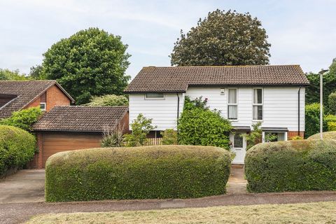 Located within the highly desirable ‘Manor Estate’ in Letchworth, this bright and spacious detached FOUR bedroom property makes for the perfect home for a growing family or those looking with potential to extend STPP. Complete with double garage and ...