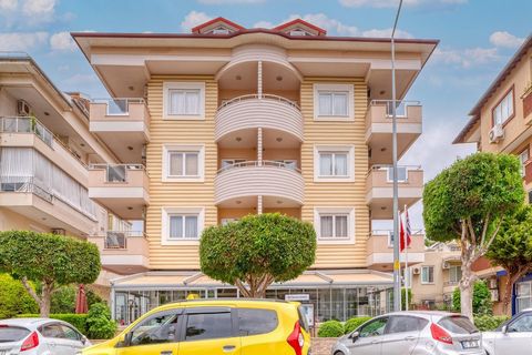 4+1 Duplex Apartment in a Great Location in Alanya Oba!     In Oba, one of the favorite areas of Alanya, we offer a perfect living space for large families. This magnificent 4+1 duplex apartment of 170 m² is designed to meet all your needs.     Locat...