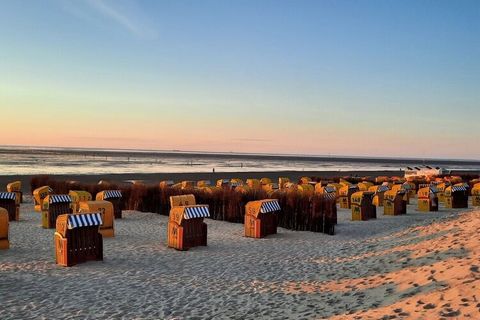 Liebe Feriengäste, möchten Sie die Seele baumeln lassen und sich einfach nur rundum wohlfühlen? Dann ist unsere exklusiv und komfortabel eingerichtete Ferienwohnung, die Platz für 4-5 Personen bietet genau das Richtige für Sie. 