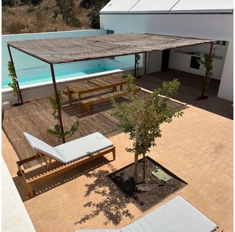 Two-bedroom villa with 123sqm of gross construction area and 177sqm of exterior area. In the heart of Baixo Alentejo, in the district of Beja, lies Herdade da Torre Vã, a place where each visitor can write their own story. This visionary project, cre...