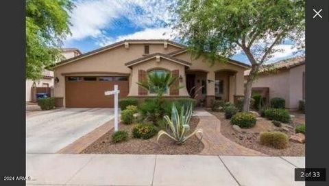 . Welcome to your new oasis in Gilbert! This delightful 3-bedroom, 2-bathroom home is perfectly situated near the serene Gilbert Regional Park, offering both tranquility and convenience. As you step inside, you're greeted by light-filled, spacious ro...