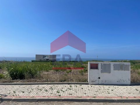 Lote com área de 630 m2 com vista mar, a apenas 300 metros da Praia de Porto Dinheiro. O lote destinado para moradia com área de construção de 400 m2 e área de implantação de 140 m2. Localizada em um sítio residencial privilegiado, além do fácil aces...