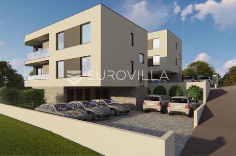 For sale is a luxury project located in one of the most sought-after and exclusive locations in Pula, only 450 meters from the sea and beaches. It is located in Pješčana Uvala and consists of two buildings. Each building extends over three floors (gr...