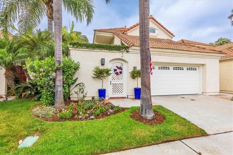 This exquisite turn-key beach home in the Coronado Cays offers the quintessential coastal living experience. As you step inside you'll be greeted by a spacious and open floorplan designed for both comfort and style. Flooded with natural light, creati...