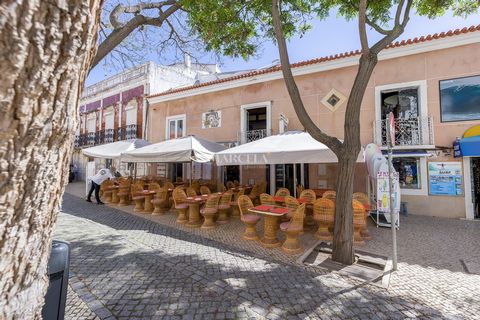 Located in Lagos. Fully furnished and equipped restaurant located in one of the busiest streets in the historic centre of Lagos. The restaurant is on three floors with a generously sized terrace. The ground floor consists of a dining room, bar, stora...