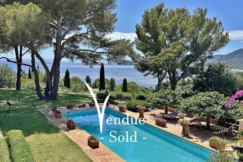 9 km from Saint-Tropez, between vineyards and the sea 200 m away, between comfort and raw tones, a rare late 18th century character residence and its protected, flat garden of approximately 13,000 m2 Created in 1882, the Domaine de La Croix is at the...