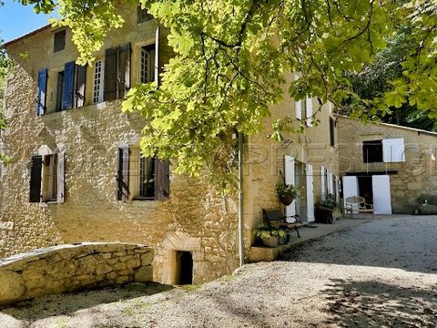 Among the countless gems that the Dordogne has to offer, there are numerous mills. The one I'm talking to you about is located in the Périgord Noir, 30 minutes from essential sites such as Beynac, Castelnaud la Chapelle, Domme, La Roque Gageac, etc.....