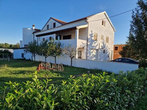 Location: Istarska županija, Poreč, Poreč. ISTRIA, POREČ - Business-residential house Poreč is a city that is much more than a summer destination of sea and sun, Poreč is a city tailored to man. A city where there is a constant impulse for better liv...