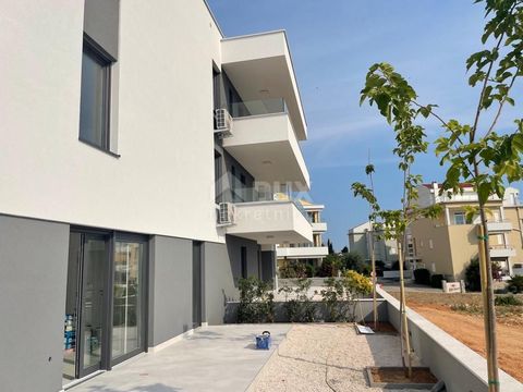 Location: Ličko-senjska županija, Novalja, Novalja. ISLAND OF PAG, NOVALJA - apartment in new building top location 2 bedrooms + living room We are selling this excellent apartment in a new building of 8 residential units. Apartment A3 is located on ...