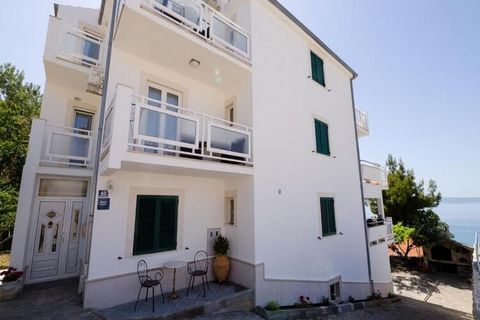 Apartments Bandalo are located in Podstrana, quite little town on the Dalmatian coast, approximately 8 km drive away from the famous Split promenade. Shared garden fitted with outdoor furniture and outdoor dining area, as well as BBQ facilities, are ...