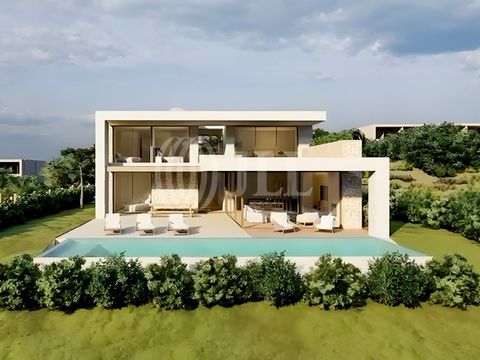 Under construction 4 bedroom villa with 296 sqm of gross construction area, swimming pool, and four parking spaces, located in the West Cliffs Resort in Óbidos. The villa, spread over two floors, features a spacious ground floor living room with 58 s...