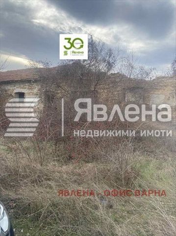 YAVLENA offers its clients LAND PROPERTY URBANIZED TERRITORY with an area of 1418 sq.m. in the village of Rogachevo, municipality. Balchik, region Dobrich. In the plot there is an OUTBUILDING with a built-up area of 437 sq.m. The property has excelle...