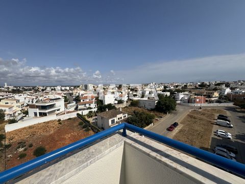 1 Bedroom apartment property,located on the 6th floor of a building served by 2 elevators in a very quiet residential area, within short distance to all services in the city of Portimão and 3 km from its beaches. Property with layout and solar orient...