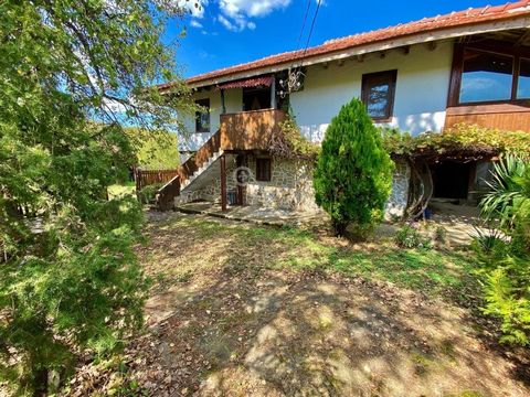 Für weitere Fotos besuchen Sie bitte unsere Website - https://imotitarnovgrad.com/offer-16621 Imoti Tarnovgrad bietet Ihnen ein zweistöckiges Revival-Haus im Herzen des Elena-Balkans, 15 km von der Stadt Veliko Tarnovo entfernt. Elena. Das Anwesen be...